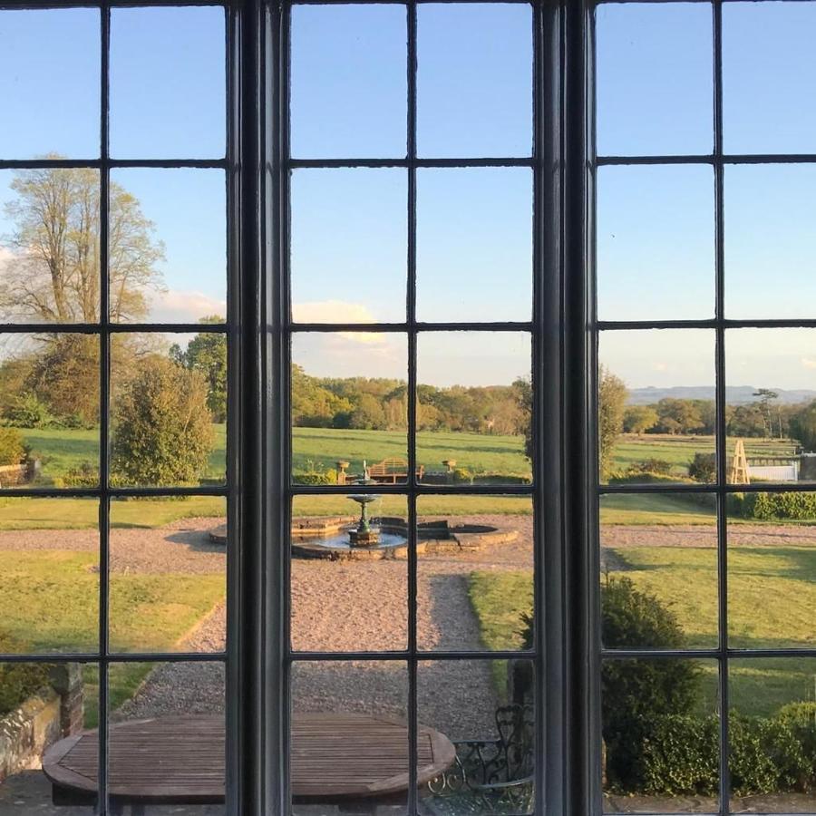 Willington Hall Hotel ทาร์พอร์ลีย์ ภายนอก รูปภาพ