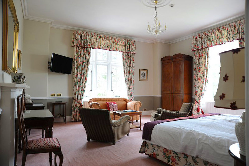 Willington Hall Hotel ทาร์พอร์ลีย์ ภายนอก รูปภาพ