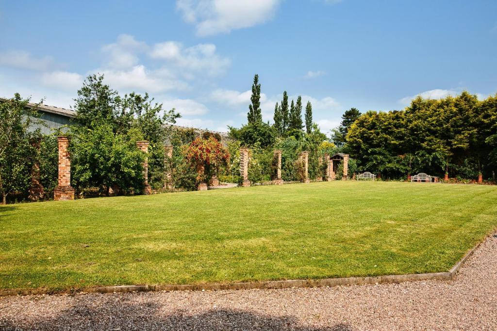 Willington Hall Hotel ทาร์พอร์ลีย์ ภายนอก รูปภาพ