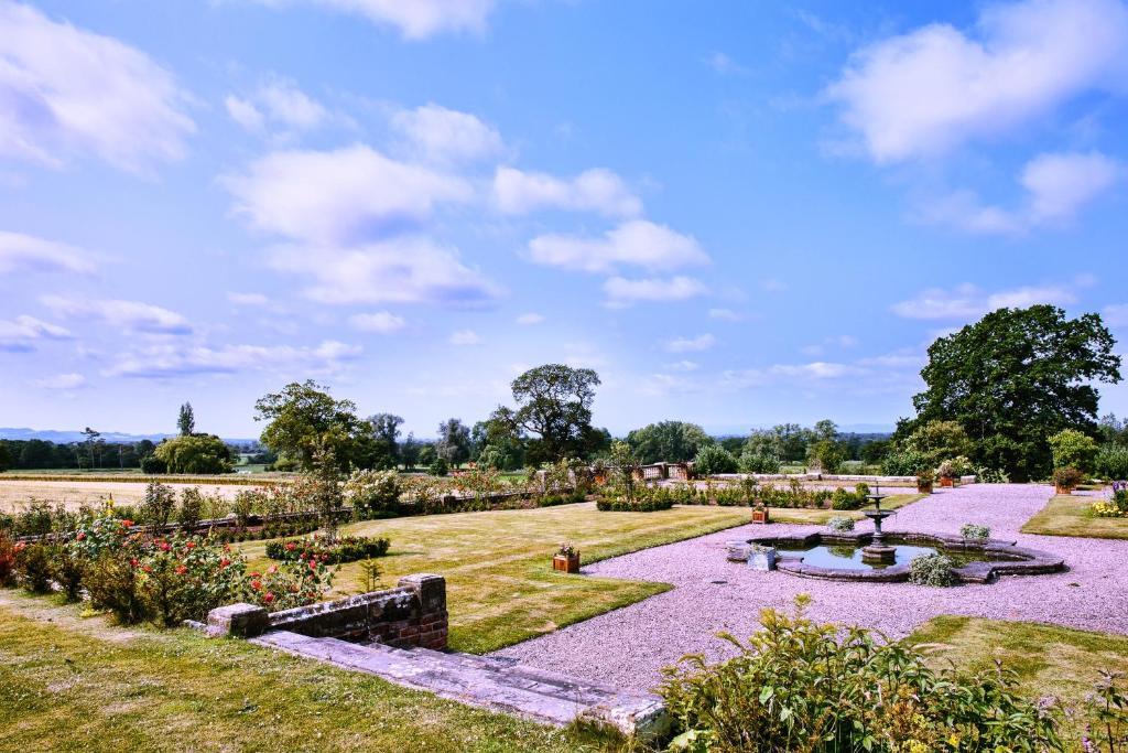 Willington Hall Hotel ทาร์พอร์ลีย์ ภายนอก รูปภาพ