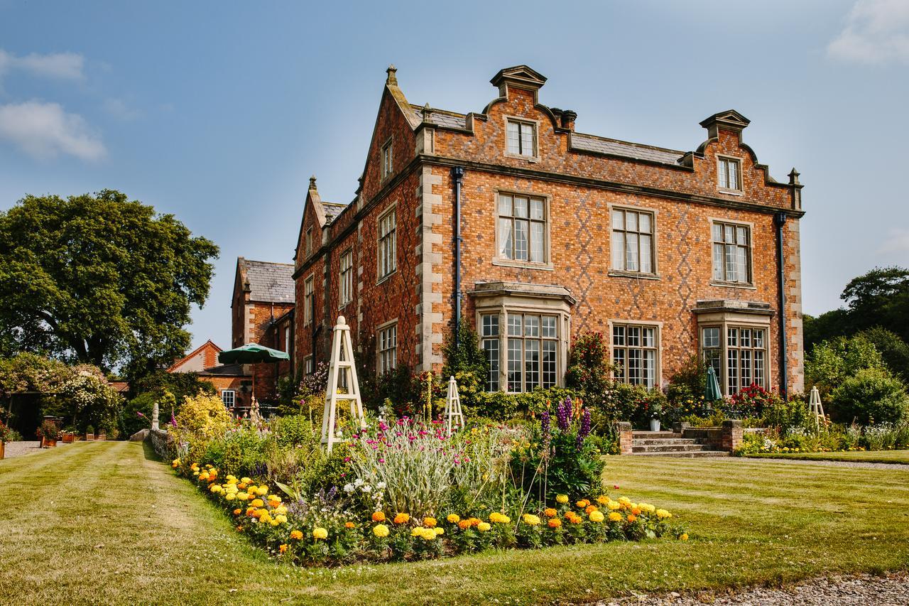 Willington Hall Hotel ทาร์พอร์ลีย์ ภายนอก รูปภาพ