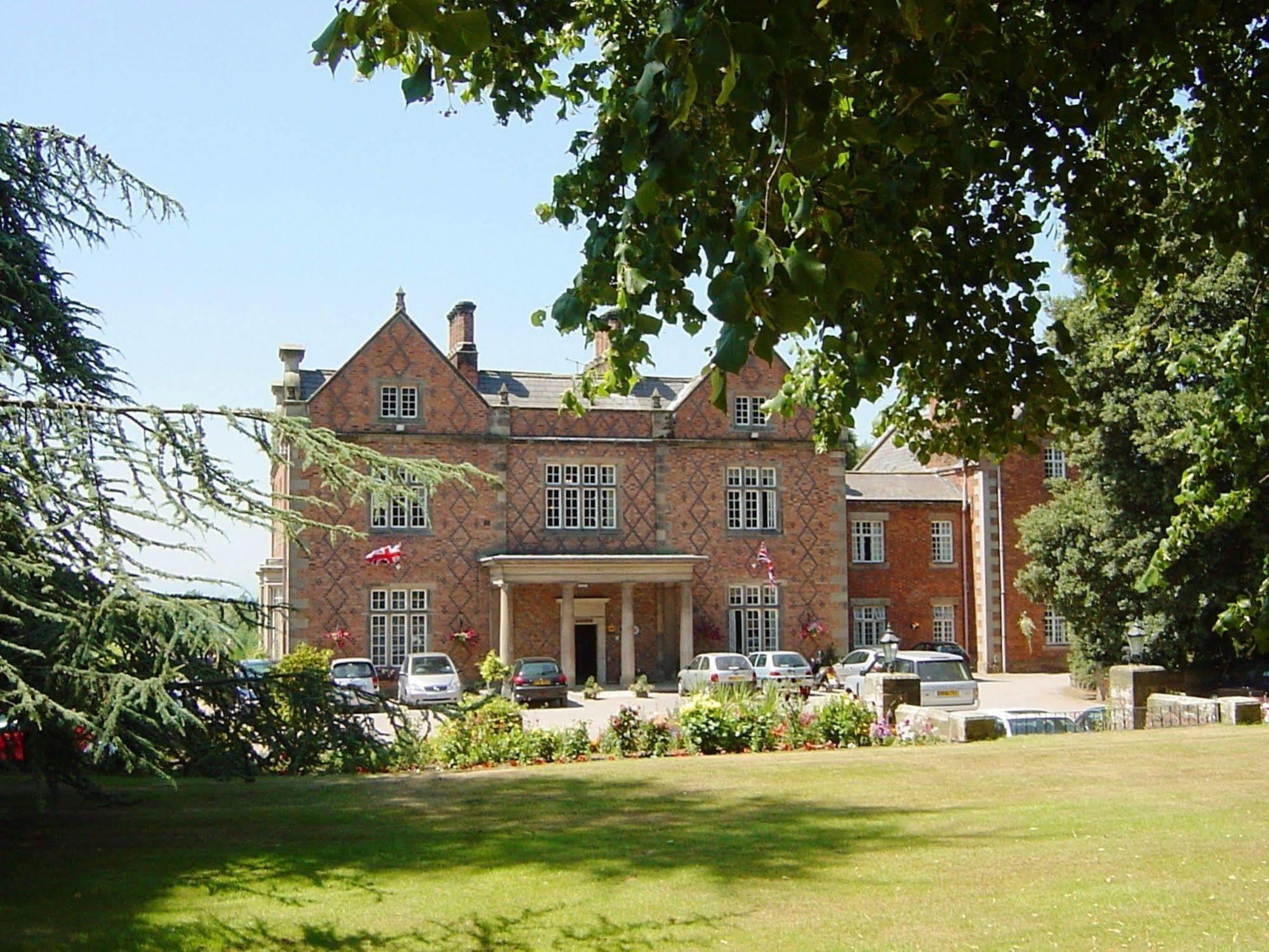 Willington Hall Hotel ทาร์พอร์ลีย์ ภายนอก รูปภาพ