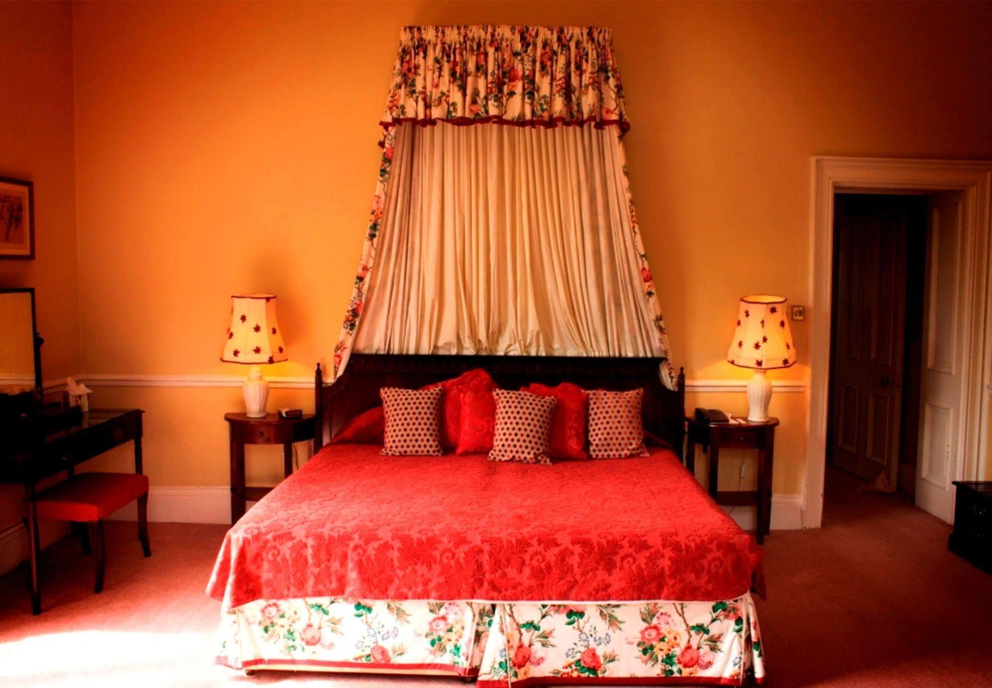 Willington Hall Hotel ทาร์พอร์ลีย์ ภายนอก รูปภาพ