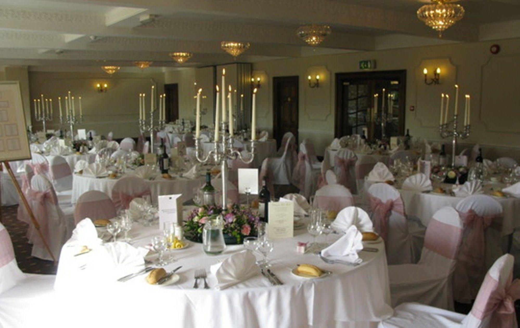 Willington Hall Hotel ทาร์พอร์ลีย์ ภายนอก รูปภาพ